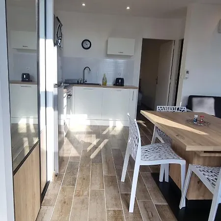 Apartment T2 Climatise 40 M 2, Non Fumeur, Borne Electrique Sur Parking Les Animaux Ne Sont Pas Acceptes Saint-Donat-sur-l'Herbasse